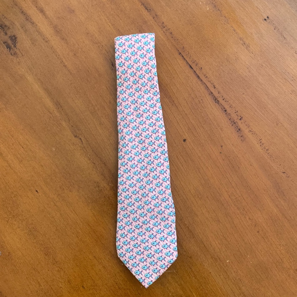 Vineyard Vines - young mens silk fish tie